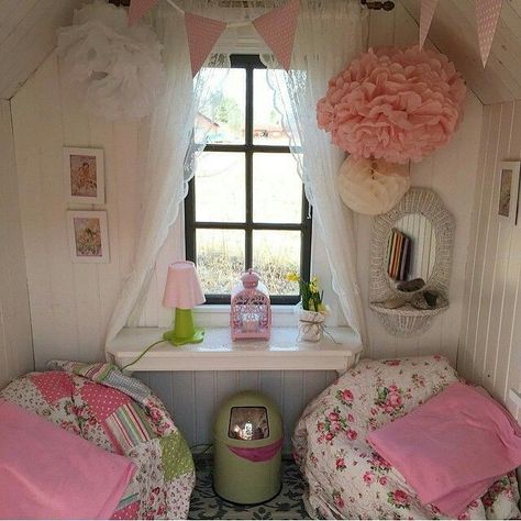 Inside Wendy house Inside A Playhouse, Wooden Playhouse With Slide, Playhouse Interior Ideas, Cubby House Ideas, Playhouse Interior, Playhouse Decor, Outside Playhouse, Childrens Playhouse, Garden Playhouse