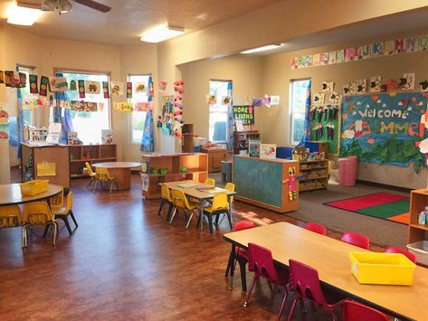 Preschool Teacher Classroom, Modern Preschool, Home Daycare Rooms, Goddard School, School Decor Ideas, At Home Daycare, Mommy Daughter Pictures, Daycare Rooms, Daycare Facility