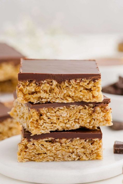 Chocolate Flapjack Recipe, Homemade Flapjacks Recipes, Chocolate Flapjack, Fruity Flapjacks, Protein Flapjacks, Chocolate Flapjacks, Flapjack Recipe, Peanut Butter Oatmeal Bars, Sweet Bakes