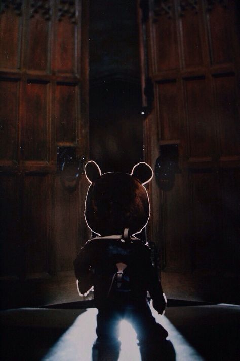 Kanye West Bear, Kanye West Wallpaper, Late Registration, Hip Hop Classics, Rapper Art, Rap Wallpaper, Iphone Black, Image Bank, Hip Hop Art