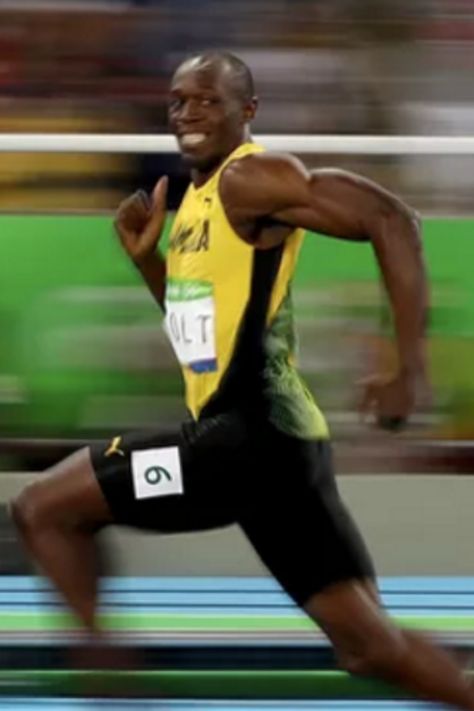 These hilarious memes of Usain Bolt's famous grinning face at the Olympics prove he truly is #TheFastestManInTheWorld. Athletics Photography, Usane Bolt, Usain Bolt Training, Grinning Face, Olympic Memes Funny, Usain Bolt Memes, Sports Den, Dangerous Sports, Running Memes Funny