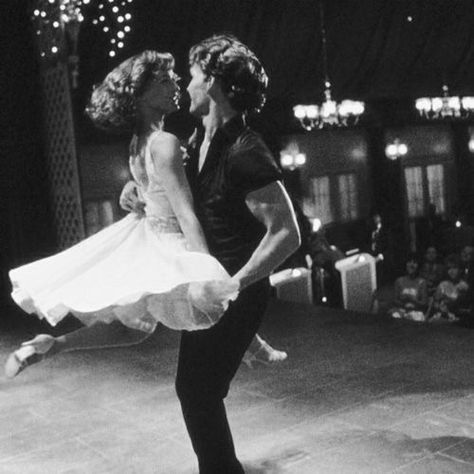 Patrick Swayze Dirty Dancing, 80s Celebrities, Jennifer Grey, Patrick Swayze, Dancing Aesthetic, Dirty Dancing, Channing Tatum, Clark Kent, Meryl Streep