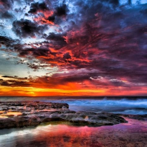 Prettiest Wallpaper Ever Wallpaper !!! Sky And Water, Clouds In The Sky, Beautiful Sky, Beautiful Sunset, Beautiful Photography, Amazing Nature, Beautiful Views, Pretty Pictures, Beautiful World