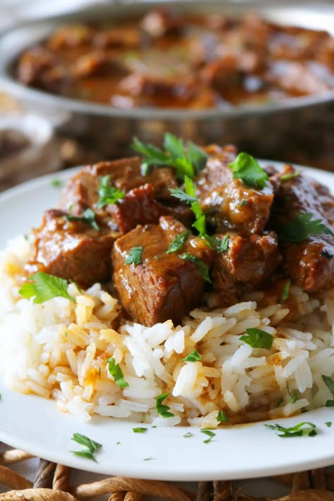 Beef Tips Over Rice, Rice And Beef, Beef Tips And Rice, Sweet Potato Ground Beef, Ground Beef Quinoa, Potato Ground Beef, Ground Beef And Noodles, Crockpot Recipes Ground Beef, Ground Beef Breakfast