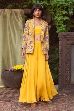 Crop Top Outfits Indian, Crop Top Palazzo, Organza Suit, Haldi Outfits, Organza Suits, Western Dresses For Women, Printed Organza, Trendy Outfits Indian, Blazer Outfits For Women