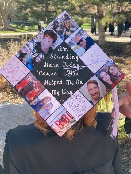 Graduation Cap Designs Dedicated To Family, Graduation Cap Ideas Family, Cap Decoration Graduation Pictures, Graduation Cap Designs Family Pictures, Grad Cap Ideas Family, Grad Cap Ideas Pictures, Cap Decoration Graduation Family, Graduation Cap Designs Friend Group, Grad Cap Designs With Pictures