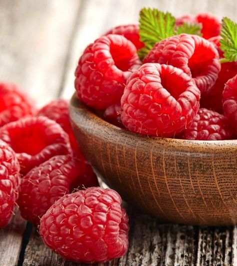 Raspberry Benefits, Benefits Of Berries, Micro Nutrients, Bowl Of Cereal, Raspberry Seeds, Raspberry Seed Oil, Goji Berries, Essential Fatty Acids, Frozen Food