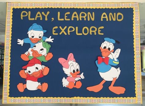 Preschool Disney Bulletin Board Ideas, Character Bulletin Boards, Disney Bulletin Boards, Early Preschool, Mickey Mouse Classroom, Kindergarten Bulletin Boards, Disney Themed Classroom, Theme Board, School Board Decoration