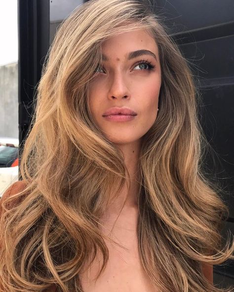 Pretty hair waves #beauty Voluminous Hair, Brown Blonde Hair, Long Blonde, Ombre Hair Color, Long Blonde Hair, Volume Hair, Love Hair, Hair Waves, Ombre Hair