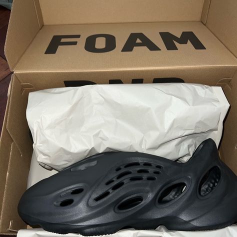 New In Box Adult Adidas Yeezy Foam Runners Hp8739 Foam Runners Black, Yeezy Runner, Yeezy Foam Runners, Adidas Yeezy Foam, Foam Runners, Yeezy Black, Yeezy Foam, Slide Box, Shoes Yeezy