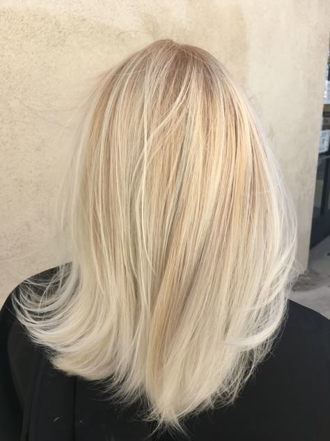 Creamy Blonde Straight Hair, Statement Blonde Hair, Blonde Balayage Short, Hair Color Correction, Baby Blonde Hair, Hairstyles For Summer, Baby Blonde, Color Correction Hair, Haircut 2023