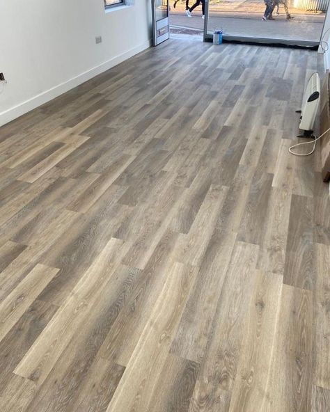 Karndean Knight tile Luxury vinyl tile colour KP99 Lime washed oak. Karndean Knight Tile, Vinyl Tiles, Luxury Vinyl Tile, Vinyl Tile, Color Tile, Luxury Vinyl, Tile, Twist, Flooring