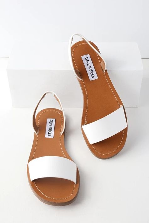 White Flat Sandals, Pretty Sandals, Fashion Shoes Sandals, Fashionable Snow Boots, Trendy Sandals, White Flat, Stunning Shoes, Shoes Flats Sandals, Birkenstock Sandals