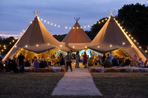 Festival wedding Rustic Festival Wedding, Festival Wedding Reception, Festival Vibe Wedding, Diy Festival Wedding, Festival Themed Wedding Decor, Wedding Tipi Decorations, Boho Festival Wedding, Festival Theme Wedding, Wedding Festival Theme