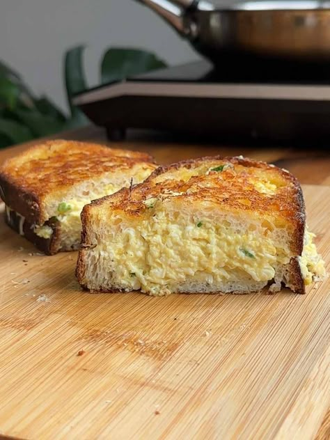 Shredded Egg Toastie - im a foodie Viral Egg Sandwich, Toasted Egg Sandwich, Toastie Recipes, Egg Toast Sandwich, Salad Dinners, Best Roast Chicken Recipe, Cold Breakfast, Early Breakfast, Stuffed Chicken Recipe