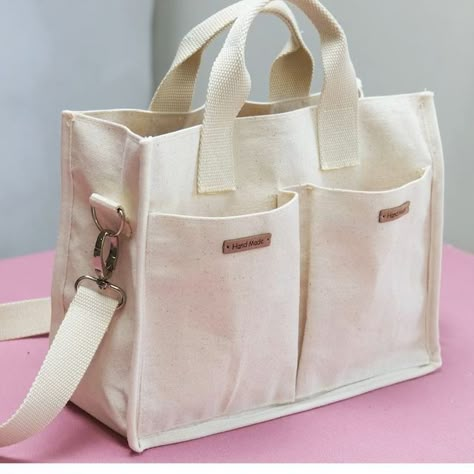 Creative Tote Bag, Pretty Tote Bags, Canvas Bag Diy, Diy Tote, Aesthetic Bags, Tote Bags Sewing, Fabric Tote Bags, Copy And Paste, Diy Tote Bag