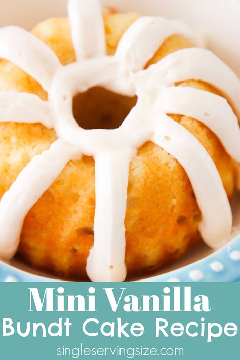 Vanilla Bundt Cake Recipes, Mini Bunt Cake, Vanilla Bundt Cake, Bunt Cake Recipe, Blueberry Recipe, Mini Bundt Cakes Recipes, Bundt Pan Recipes, Cake Brown, Cake Bundt