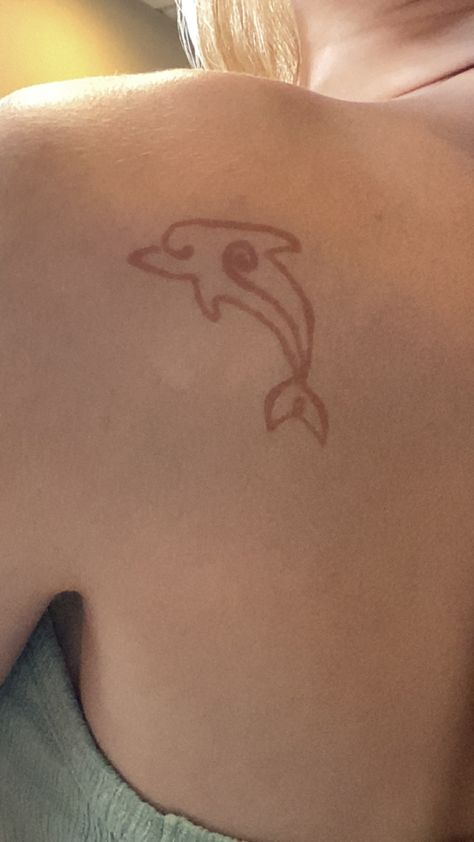 Henna • dolphin • summer • tattoo Summer Henna Designs Easy, Summer Henna Ideas, Beachy Henna Ideas, Summer Henna Tattoo, Stingray Henna, Henna Tattoo Designs Animals, Henna Tattoo Designs Ocean, Matching Henna, Ocean Henna Tattoo