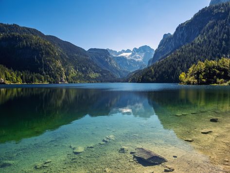 Lake Gosau with Dachstein Glacier rising behind the lake Austria [OC] [5184x3888] Click the link for this photo in Original Resolution. If you have Twitter follow twitter.com/lifeporn5 for more cool photos. Thank you author: https://bit.ly/3bUroKz Broadcasted to you on Pinterest by pinterest.com/sasha_limm Have The Nice Life! National Photography, Earth Lover, Geocaching, Landscape Pictures, Landscape Photographers, City Skyline, Austria, Nature Photos, Breathtaking Views