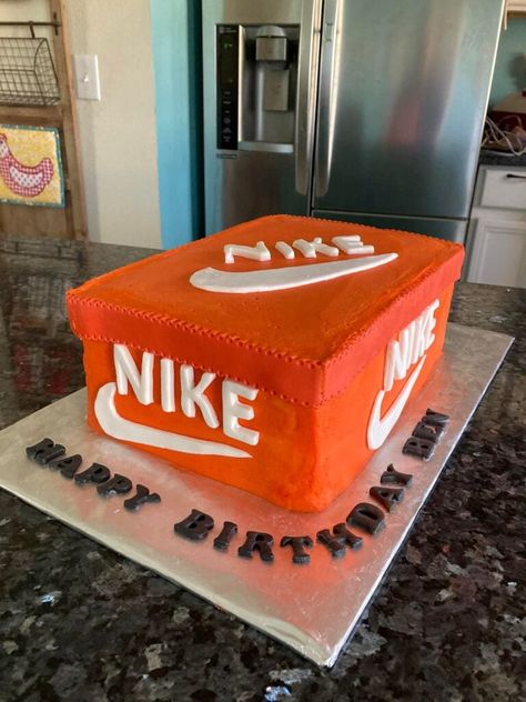 Sweet 16 For Boys, 14th Birthday Cakes, Birthday Cakes For Teens, Cakes And Cookies, 16 Birthday Cake, Themed Birthday Cakes, Bday Cake, 14th Birthday, Boy Birthday Cake