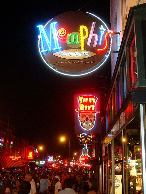 Beale Street Street Room, Beale Street Memphis, Ig Photos, Places Worth Visiting, Beale Street, Short Vacation, Memphis Tn, Places Ive Been, Places To See