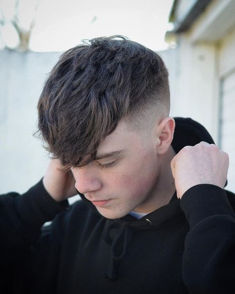 Drop Fade With Cropped Fringe, Mens Fringe Haircut, Fringe Haircuts, Long Fringe Hairstyles, Popular Mens Hairstyles, Crop Haircut, Wavy Hair Men, Boys Hair, Haircuts For Wavy Hair