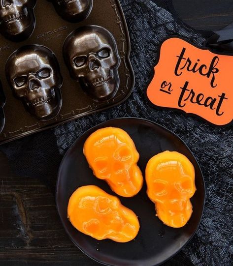 Make easy Jello skulls for Halloween in festive colors using Nordic Ware's Haunted Skull Cakelet Pan. Skull Jello Mold Recipes, Nordicware Skull Pan Recipes, Mini Skull Pan Recipes, Skeleton Mold Recipes, Nordic Ware Skull Pan Recipes, Skull Shaped Food, Skull Cakelet Pan Recipes, Wilton Skull Cake Pan Ideas, Skull Baking Pan Recipes