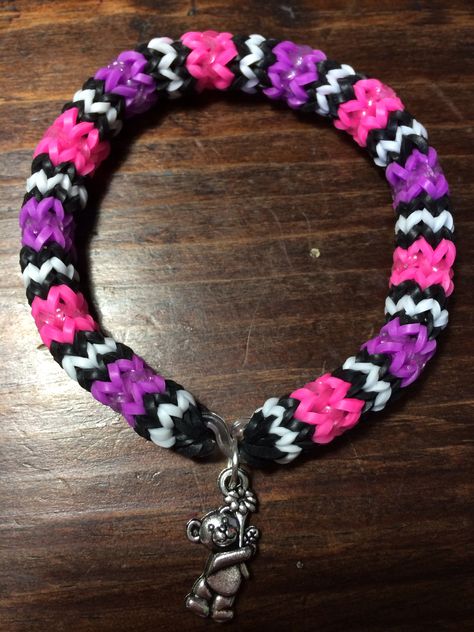 #looms #bracelets #hules #hexafish Loom Bands Tutorial, Loom Band Patterns, Hexagon Bracelet, Rainbow Loom Bracelets Easy, Loom Band Bracelets, Rubber Band Crafts, Rainbow Loom Rubber Bands, Rainbow Loom Creations, Rainbow Loom Patterns