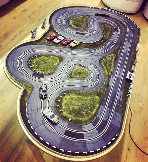 Race Car Track Diy, Car Track Diy, Scalextric Track, Radio Control Diy, Slot Car Race Track, Track Design, Slot Car Sets, Race Car Track, Rc Track