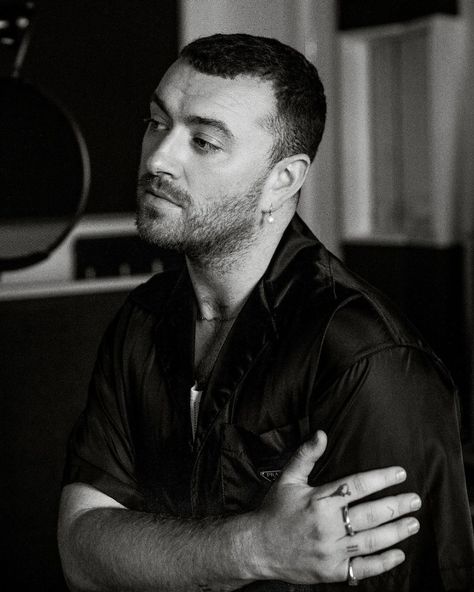 @samsmithnewyork’s Instagram profile post: “Only 10 more sleeps remain until the album Love Goes drops and the livestream concert from the legendary Abbey road studios premiere! For…” Sam Smith Aesthetic, Sam Smith Lyrics, Diamonds Lyrics, Sam Smith Instagram, Abbey Road Studio, Rap God, Sam Smith, Abbey Road, Samara