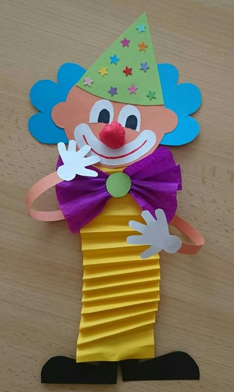 Clown Crafts, Carnival Crafts, Circus Crafts, Paper Christmas Decorations, Handmade Christmas Decorations, Art N Craft, Construction Paper, School Crafts, Handmade Home