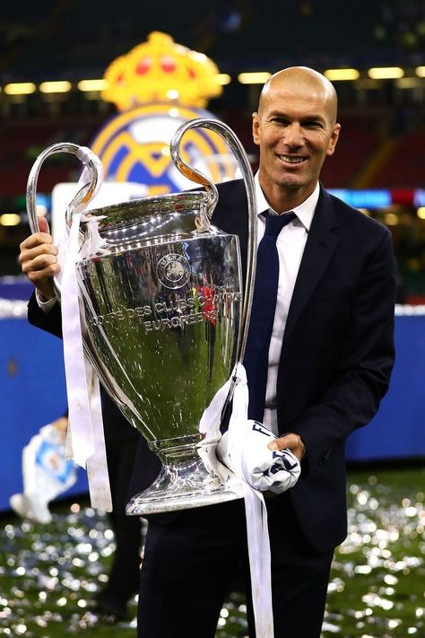 Zidane Real Madrid, Zinedine Zidane Real Madrid, Real Madrid Wallpaper, Real Madrid Team, Madrid Football, Real Madrid Wallpapers, Madrid Wallpaper, Real Madrid Football, Zinedine Zidane