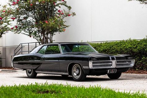 1967 Pontiac Grand Prix | Orlando Classic Cars Pontiac Cars, Pontiac Bonneville, Pontiac Grand Prix, American Muscle, American Muscle Cars, Grand Prix, Colorful Interiors, Very Rare