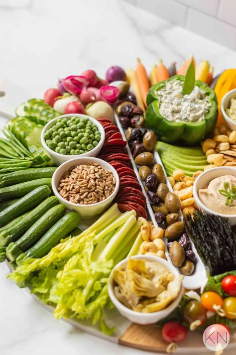 Veggie Board Crudité Party Trays -- Vegetarian Party Food Charcuterie Board With Vegetables, Crudites Board, Charcuterie Vegetarian, Crudite Board, Vegetable Charcuterie, Vegetarian Charcuterie, Healthy Charcuterie, Veggie Tray Ideas, Veggie Display