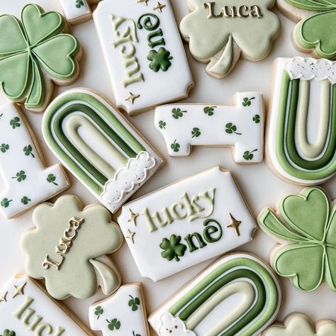 Emily Karns on Instagram: “lucky one 🍀 #cookies #decoratedcookies #stpatricksdaycookies #luckyone #birthdaycookies #troyohio #daytonohio #yum” Lucky One Cake, First Birthday March, One Lucky Dude First Birthday, Lucky Themed Party, St Patricks Day Birthday Ideas, Lucky First Birthday, St Patrick 1st Birthday, Lucky One Cookies, St Patrick’s First Birthday