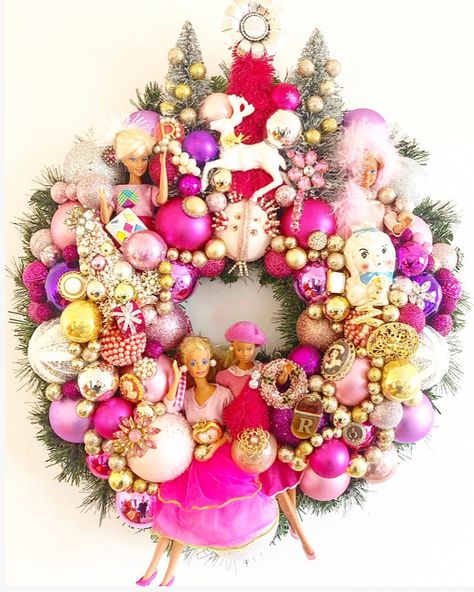 Barbie Wreath Ideas, Barbie Wreath Front Doors, Barbie Wreaths, Barbie Wreath, Barbie Christmas, Southern Christmas, Custom Barbie, Antique Booth, Pumpkin Designs