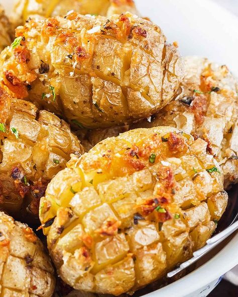 Potato Side Dish Recipes: 12 of the Best Potato Recipes — Eatwell101 Russet Potato Recipes, Potato Side Dishes Easy, Bbq Potatoes, Best Potato Recipes, Roasted Potato Recipes, Easy Potato Recipes, Baked Potato Recipes, Potato Recipes Side Dishes, Side Dishes For Bbq