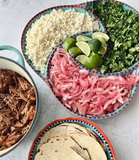 Looking for an easy guide to create the best taco bar menu for your next party or Cinco de Mayo celebration? A taco bar party is a great way to serve big crowds at tailgates, birthdays, showers, graduation parties, and even weddings! Taco Bar Ideas, Taco Bar Menu, Taco Bar Party, Cinco De Mayo Celebration, Backyard Bbq Party, Big Crowd, Taco Party, Easy Taco, Taco Bar