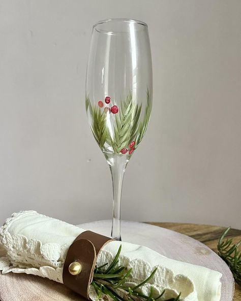 Some new hand painted Christmas themed Gin glasses and champagne flutes, wine glasses also available https://deluseahome.etsy.com #gin #glasses #ginglasses #ginglassesgifts #christmasglasses #champagnelover #champagne #glasses #christmasthemedglasses Gin Glasses, Christmas Glasses, Hand Painted Christmas, Champagne Flutes, Champagne Glasses, Flutes, Wine Glasses, Christmas Themes, Gin