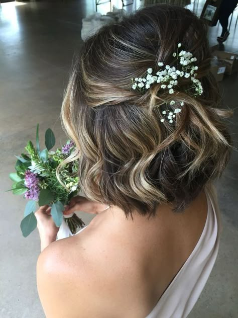 Short Bob Short Hair Bride, Prom Hairstyles For Short Hair, Chin Length Hair, Long Hair Updo, Trendy Wedding Hairstyles, Short Wedding Hair, Wedding Hair Down, Penteado Cabelo Curto, Wedding Hairstyles Updo