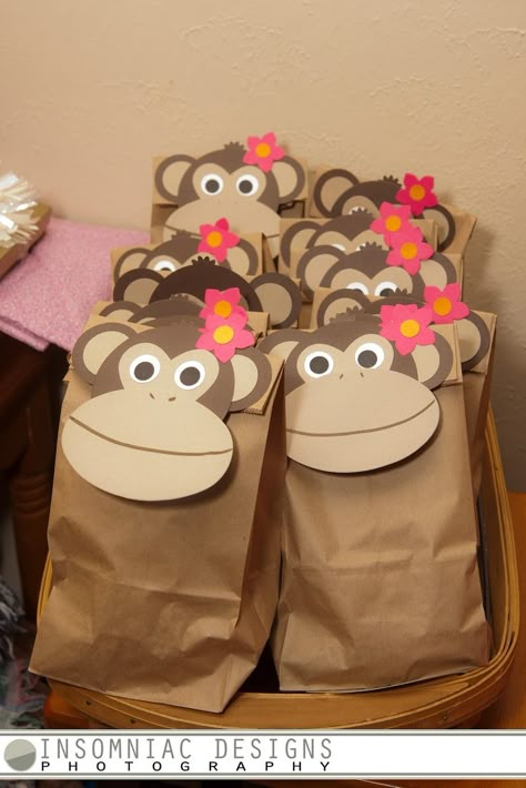 Monkey Party Ideas, Monkey Bag, Monkey Birthday Parties, Monkey Crafts, Monkey Party, Punch Art Cards, Monkey Birthday, Safari Birthday Party, Jungle Party