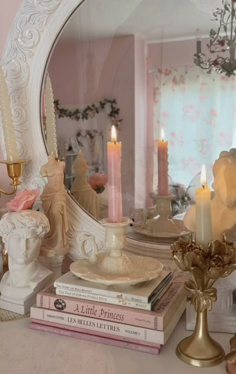 Princess Core Room Aesthetic, Bridgerton Room Decor Ideas, Bridgerton Room Ideas, Vintage Pink Room Decor, Bridgerton Bedroom Ideas, Pink Vintage Room Aesthetic, Bridgerton Room Aesthetic, Bridgerton Aesthetic Bedroom, Princess Core Room