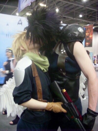 Zack x Cloud Cosplay Cloud X Zack, Zack X Cloud, Cloud Cosplay, Final Fantasy Funny, Final Fantasy Cloud Strife, Side Character, Final Fantasy Sephiroth, Final Fantasy Cloud, Final Fantasy Vi