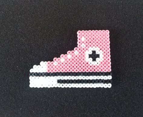 Perler Bead Converse, Melty Bead Designs, Melt Beads Patterns, Hamma Beads Ideas, Easy Perler Bead Patterns, Pixel Beads, Melty Bead Patterns, Pearl Beads Pattern, Easy Perler Beads Ideas