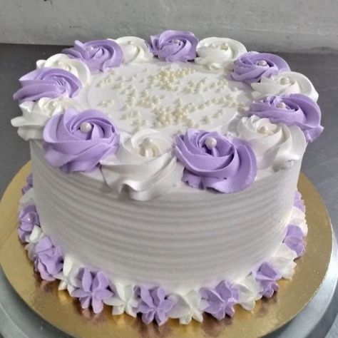 Simple Birthday Cake Designs, Purple Cakes Birthday, Charlotte Cake, Buttercream Cake Designs, Purple Cake, Purple Cakes, Elegant Birthday Cakes, Simple Cake Designs, Mini Cakes Birthday