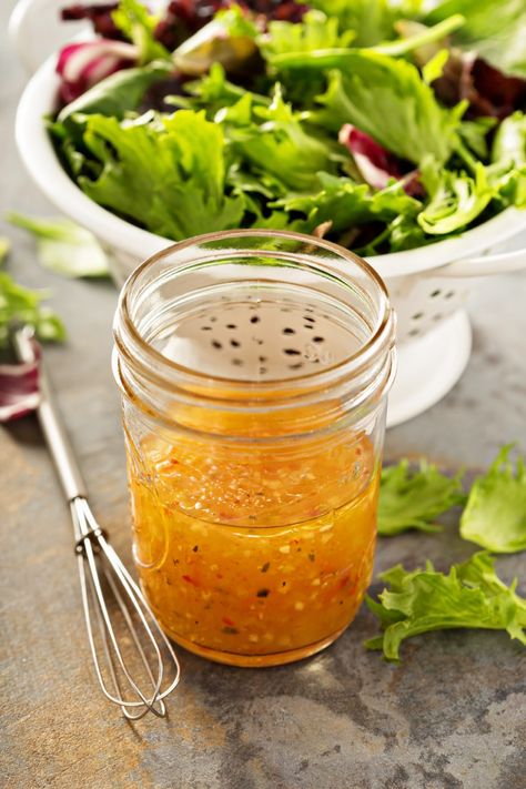 24 Terrific Ways to Use Up Your Leftover Pickle Juice Healthy Vinaigrette, French Vinaigrette, Italian Dressing Recipes, Vinaigrette Dressing Recipe, Vinegar Salad Dressing, Homemade Italian Dressing, Vinaigrette Salad, Resep Salad, Vinegar Dressing