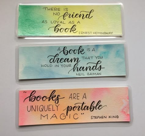 Watercolour Bookmarks, Bookmarks Quotes, Brush Lettering Quotes, Handmade Bookmarks Diy, Bookmark Ideas, Creative Bookmarks, Bookmark Craft, Watercolor Bookmarks, Cute Bookmarks