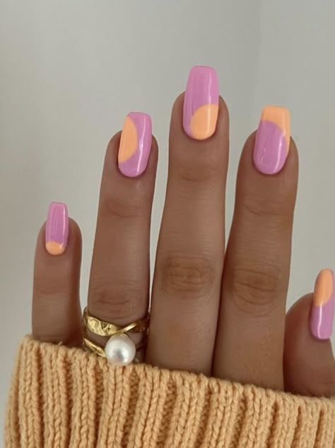 2 Colour Nail Art, Dual Nail Colors, Colour Blocking Nails, Color Block Nails Simple, Two Coloured Nails, Two Tone Nail Ideas, Two Color Nails Ideas, Two Toned Nails Designs, Two Tone French Nails