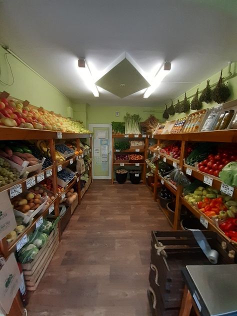 Vegetable Shop Design Ideas, Fruit And Veg Shop, Vegetable Shop, Grocery Store Design, Supermarket Design, Fruit Shop, Farm Stand, Store Design Interior, Fresh Market