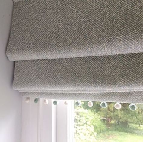 Swedish Blinds, Roman Blinds Bedroom, Roman Blinds Living Room, Grey Blinds, Patio Blinds, Bathroom Blinds, Modern Blinds, Living Room Blinds, Bedroom Blinds